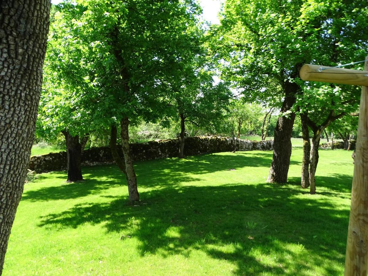 Les Enclos Secrets Livernon Buitenkant foto